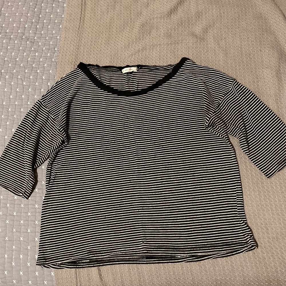Super soft black and grey striped Tshirt